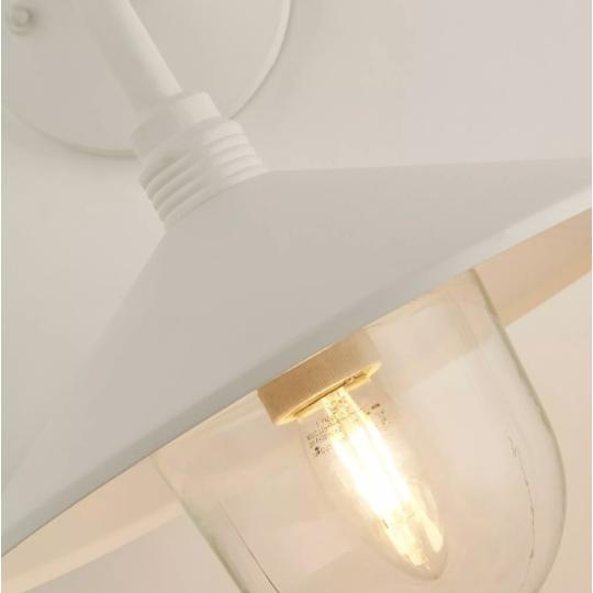 biely cottage country vonkajsie lampa mediteransky kov vodotesny terasa zahradny osvetlenie balaton chata vidiecky dom prestavba lameridiana 23.jpg